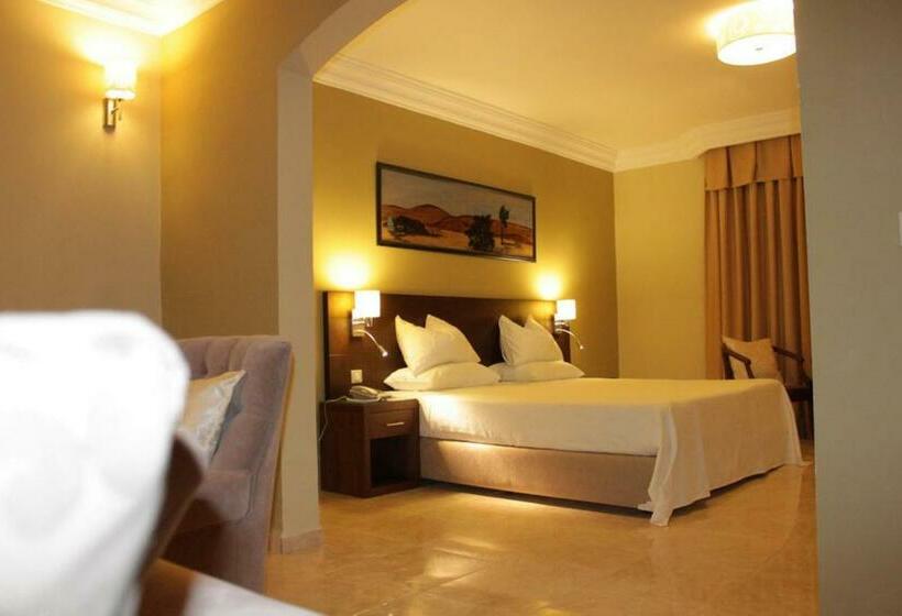 سوییت جونیور لوکس, Mauricenter Nouakchott