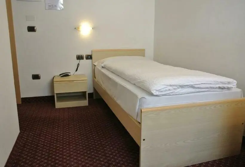 اتاق استاندارد یک نفره, Miravalle