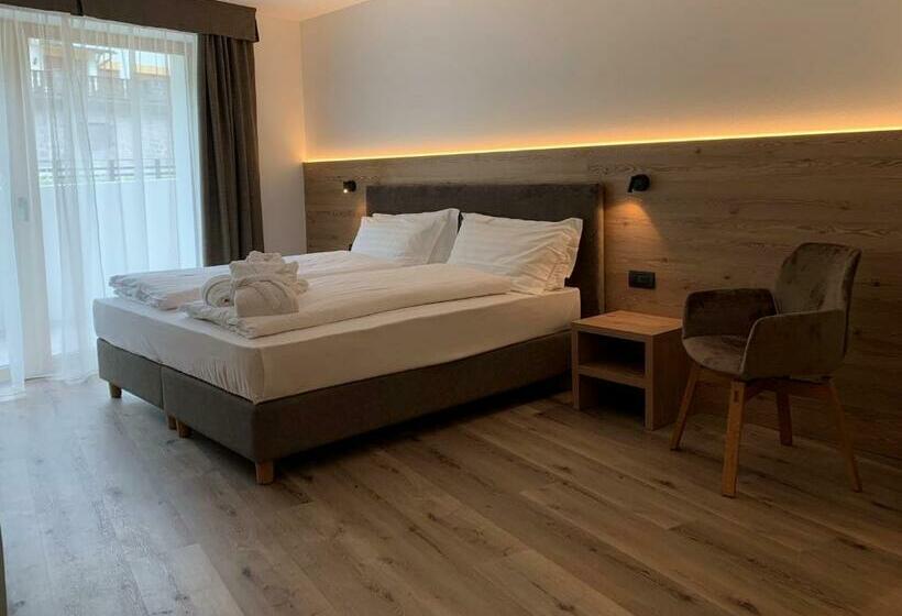 חדר סופריור, Miravalle