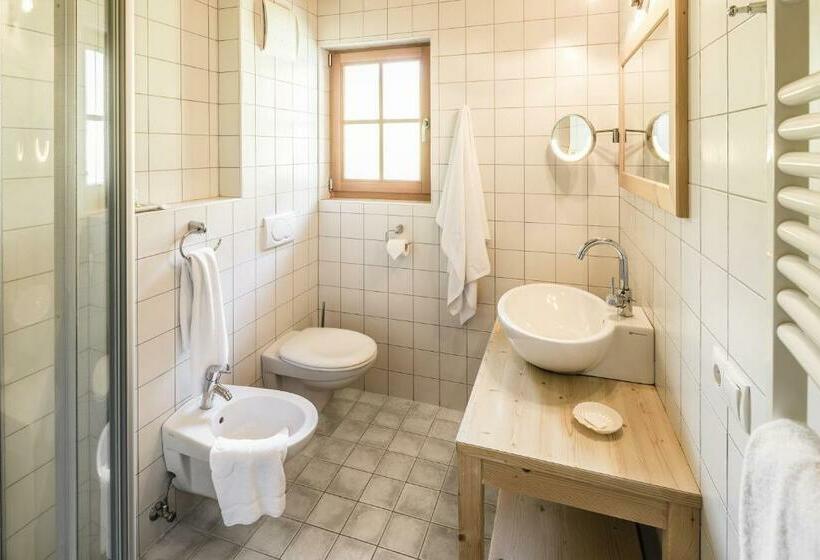 高级大房间, Oberraindlhof