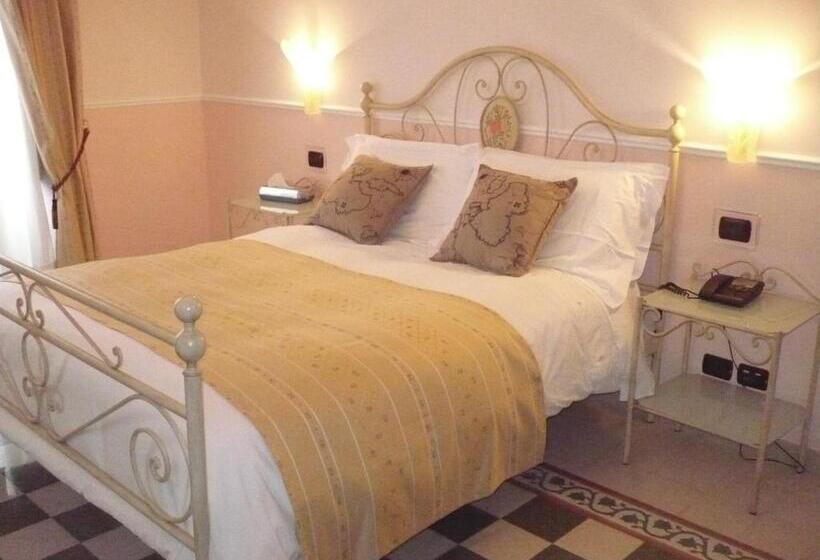 小型套房带海景, Palazzo Krataiis