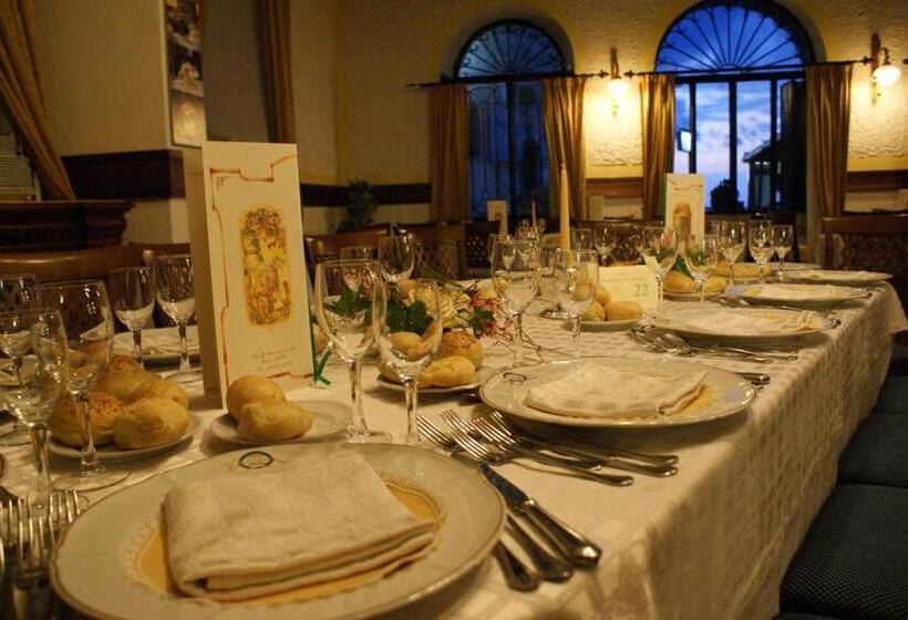 四人标准间, Palazzo Krataiis