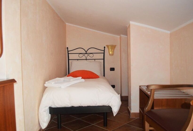 四人标准间, Palazzo Krataiis