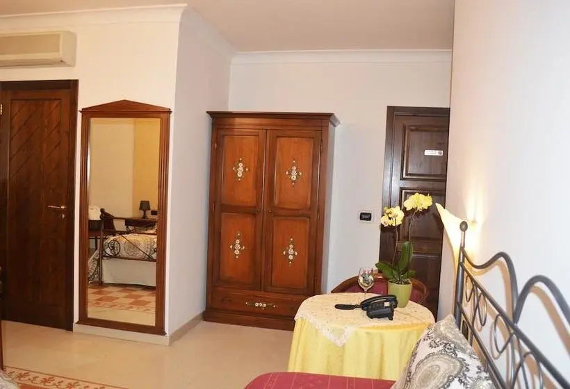 スタンダード４人部屋, Palazzo Krataiis