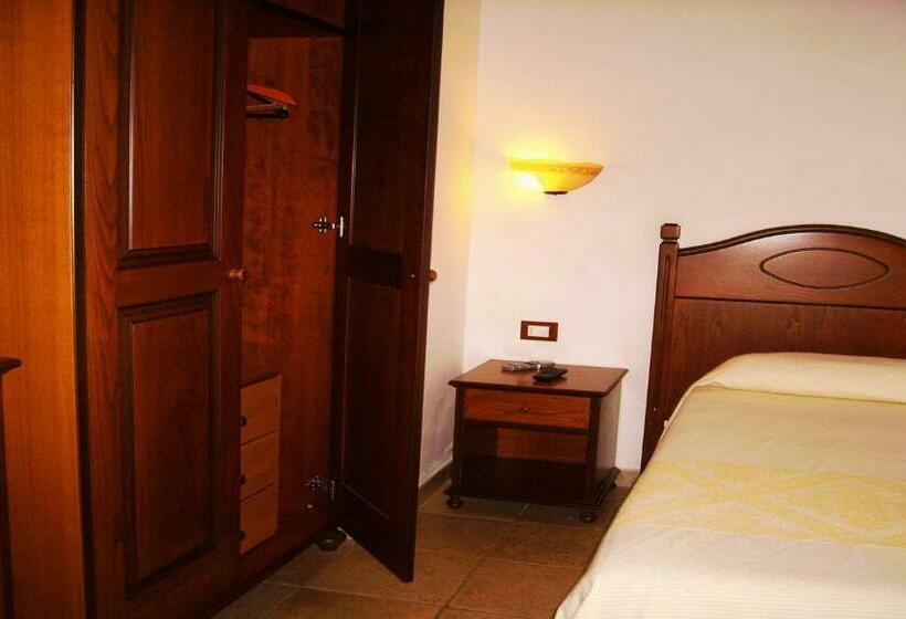 غرفة قياسية فردية, Perda Rubia