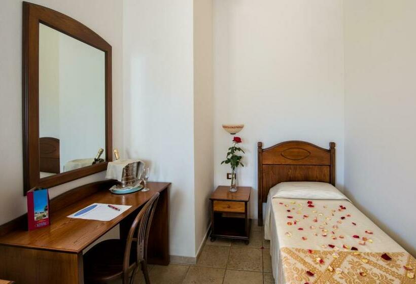 غرفة قياسية فردية, Perda Rubia