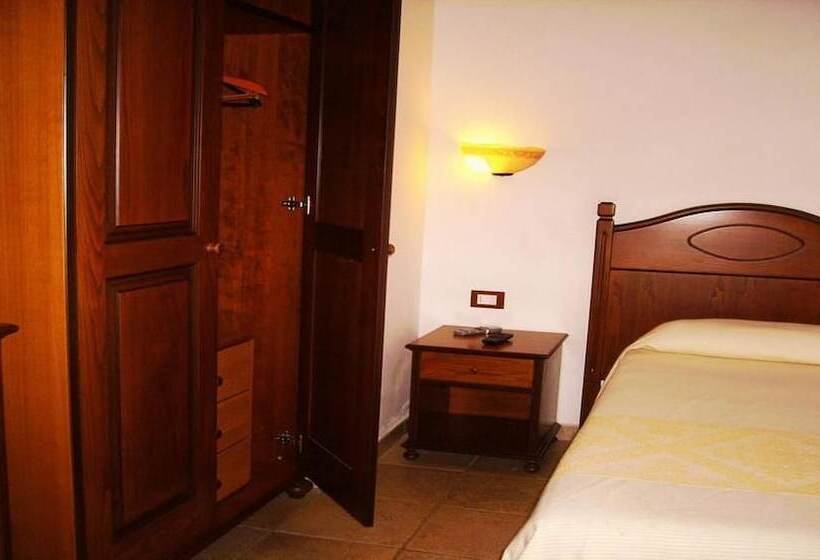 غرفة قياسية فردية, Perda Rubia