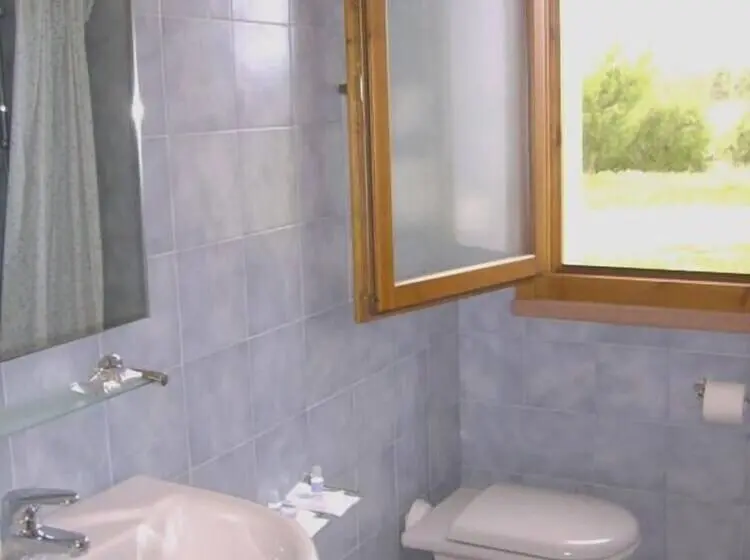 Standard Yhden Hengen Huone, Perda Rubia