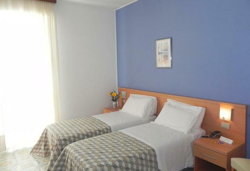 标准间, Raffy Family & Bike