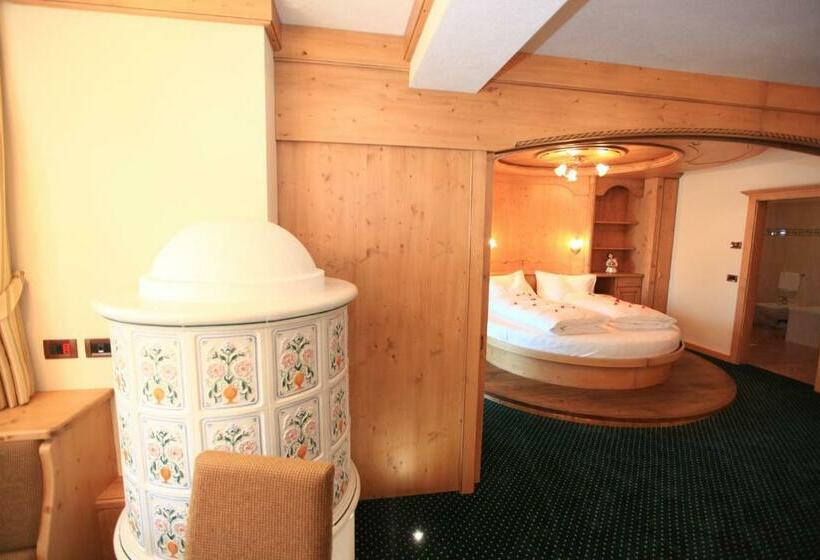 جناح, Renè Dolomites Boutique