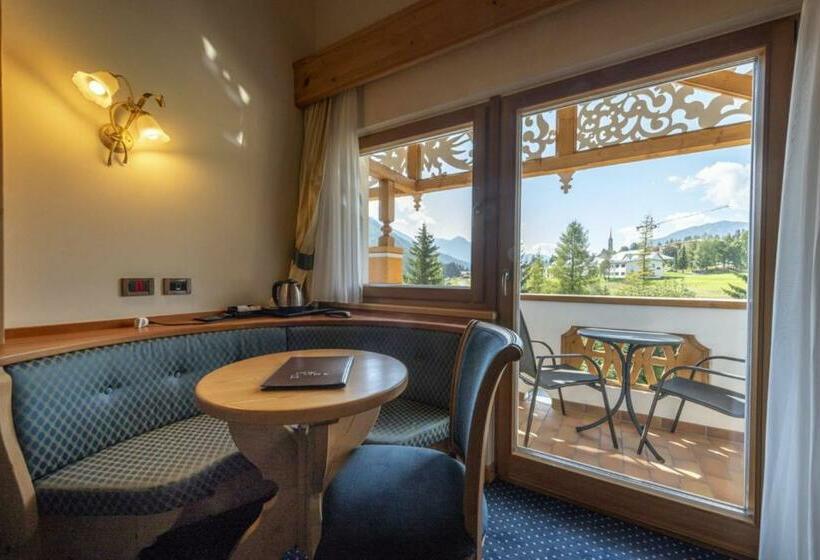 جناح, Renè Dolomites Boutique