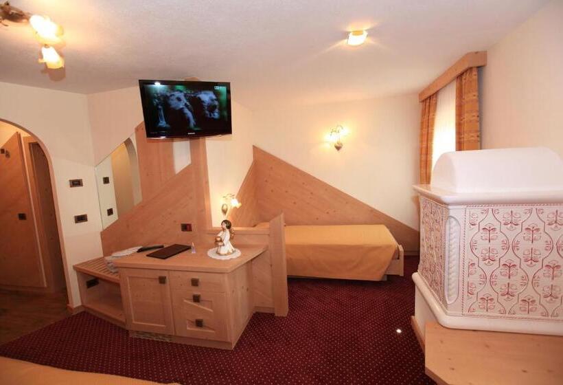 جناح, Renè Dolomites Boutique