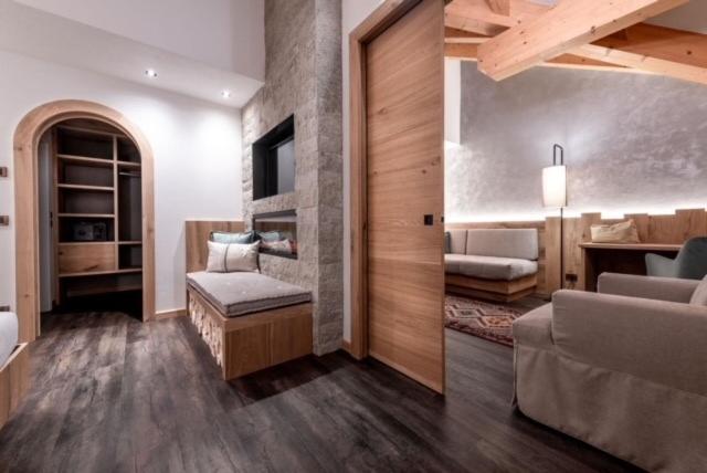 جناح, Renè Dolomites Boutique