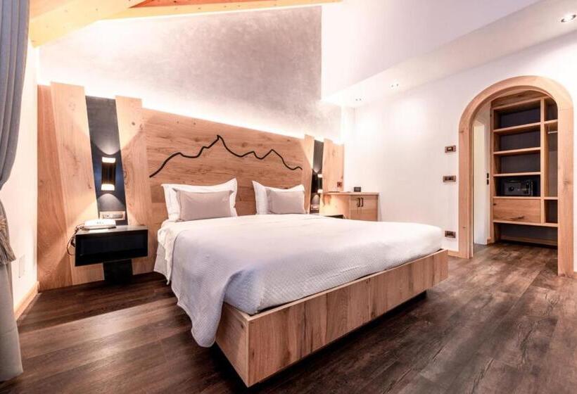 جناح, Renè Dolomites Boutique