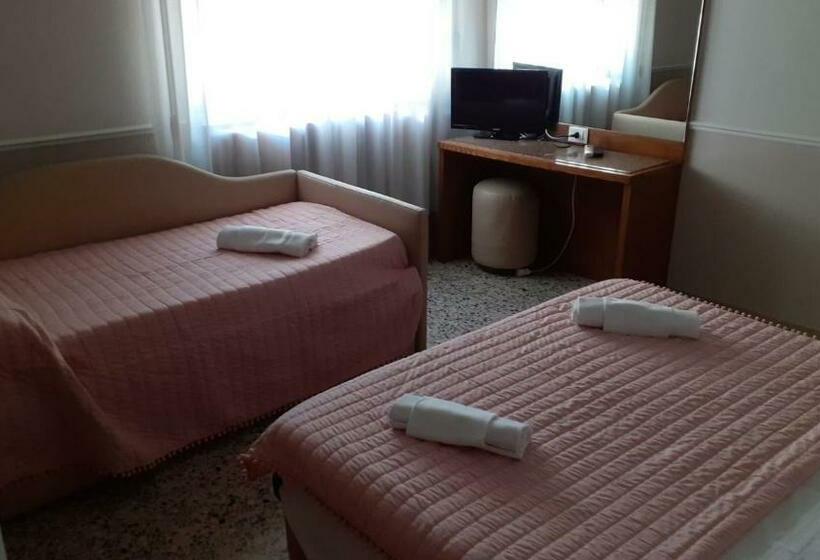 Номер Стандарт Трехместный, Ristorante La Terrazza