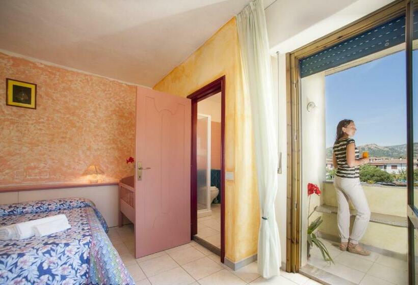 חדר סטנדרט עם מרפסת, S Ustiarvu