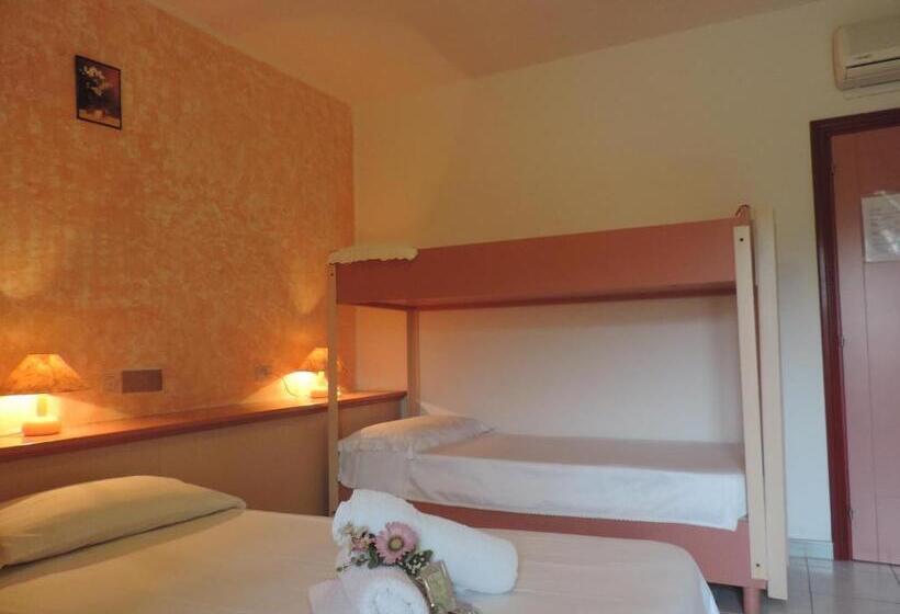 חדר סטנדרט לארבעה, S Ustiarvu