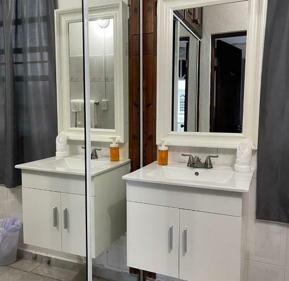 Standard Værelse, The Village Inn