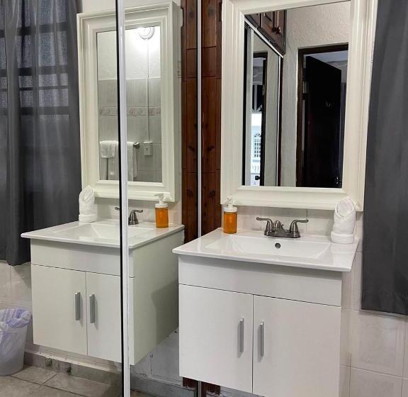 Budget Værelse, The Village Inn