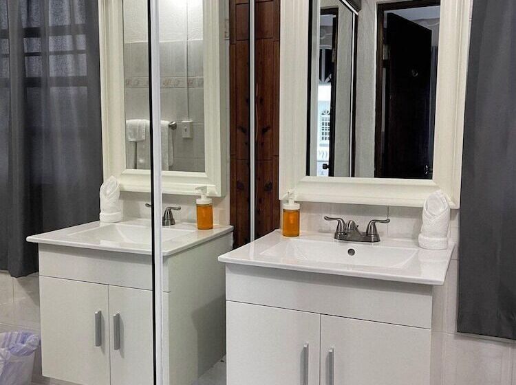 Standard Værelse, The Village Inn