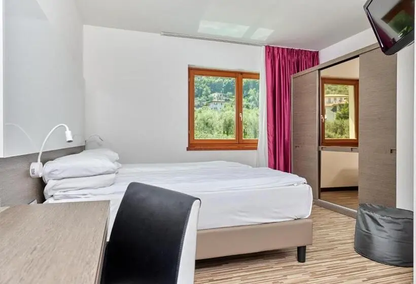 اتاق استاندارد, Vacanze 2000   Adults Only