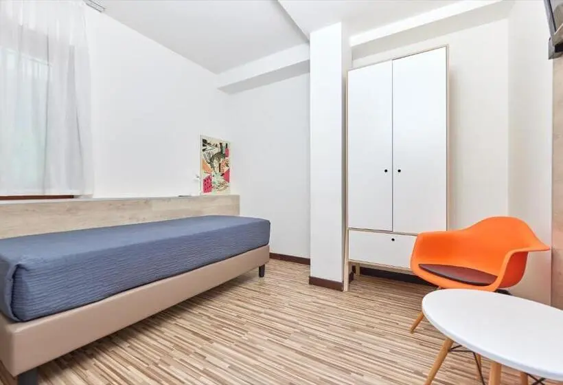 اتاق استاندارد, Vacanze 2000   Adults Only