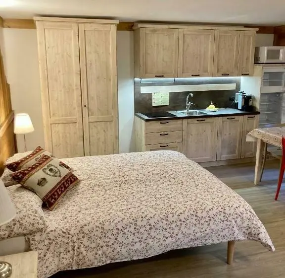 Standard-studio, Résidence Château Royal