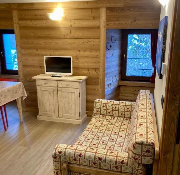 Семейное Студио, Résidence Château Royal