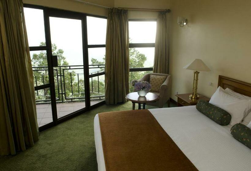 Deluxe Room King Size Bed, Sunbird Ku Chawe