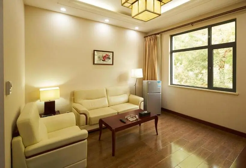 سوییت جونیور لوکس, Soluxe Hotel Niamey
