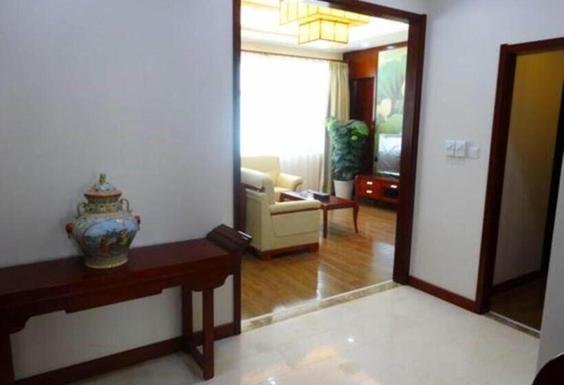 סוויטה נשיאותית, Soluxe Hotel Niamey