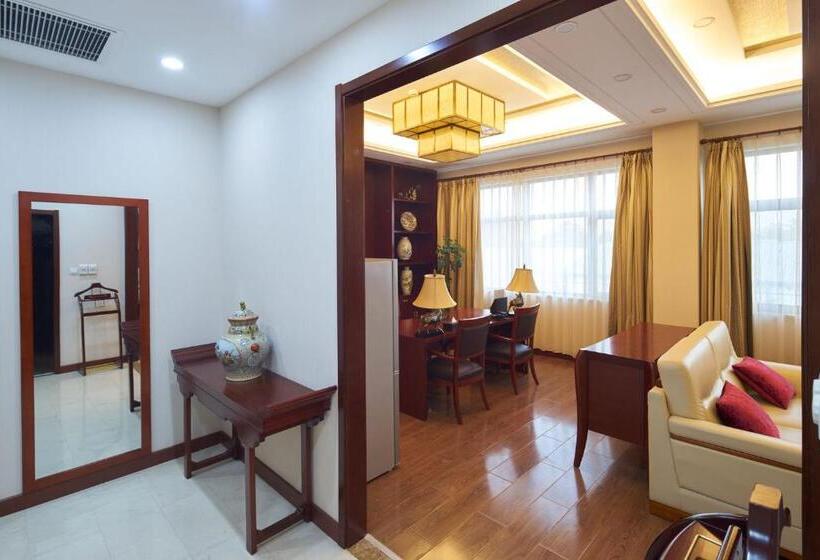 סוויטה נשיאותית, Soluxe Hotel Niamey