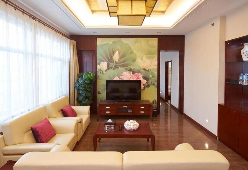 סוויטה נשיאותית, Soluxe Hotel Niamey