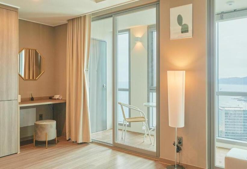 آپارتمان 1 خوابه با چشم‌انداز دریا, El Bon The Stay