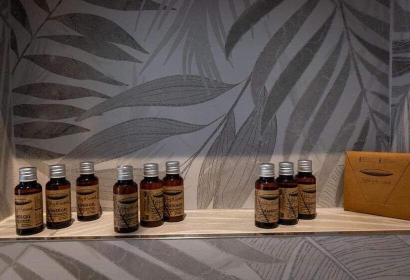 غرفة سوبيريور ثلاثية مطلّة علي البحر, Litan