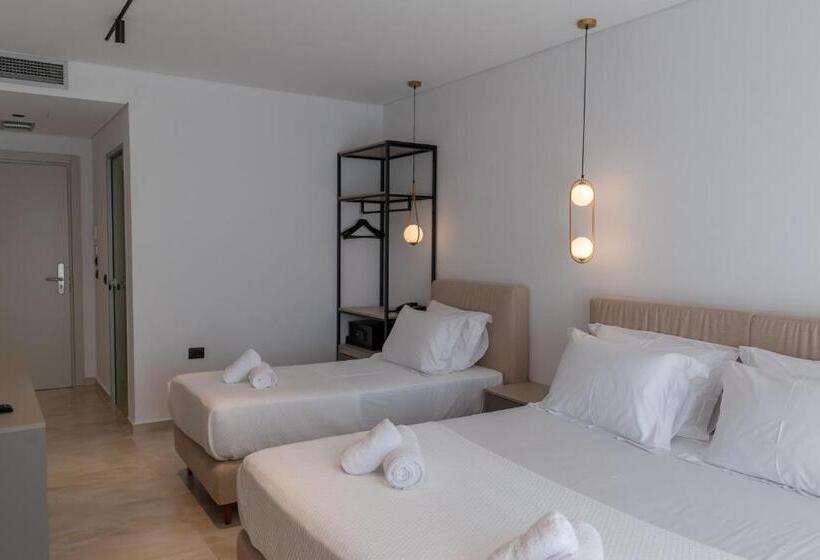 غرفة سوبيريور ثلاثية مطلّة علي البحر, Litan