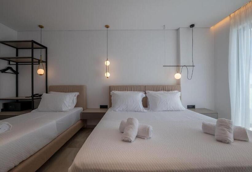 غرفة سوبيريور ثلاثية مطلّة علي البحر, Litan