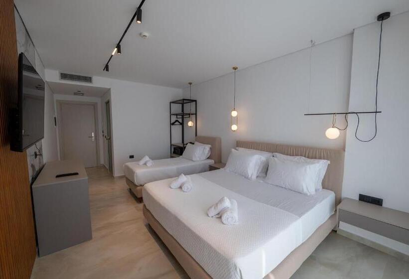 غرفة سوبيريور ثلاثية مطلّة علي البحر, Litan