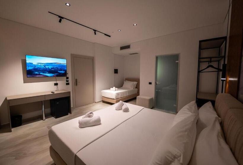 غرفة سوبيريور ثلاثية, Litan