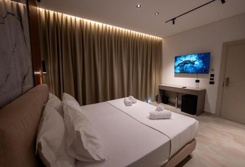 غرفة سوبيريور ثلاثية, Litan