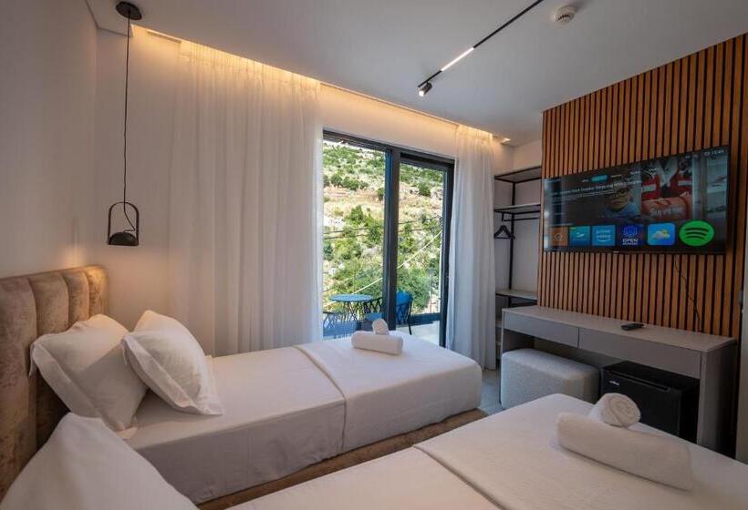 جناح عائلي, Litan