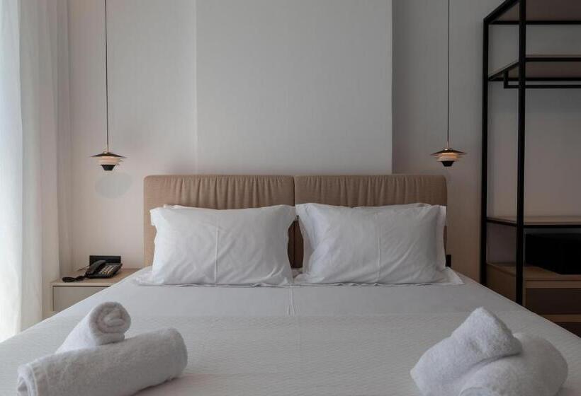 جناح عائلي, Litan