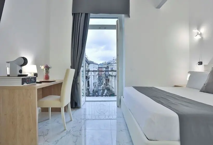 اتاق لوکس چهار تخته, Hotiday Room Collection   Napoli Sant Arcangelo
