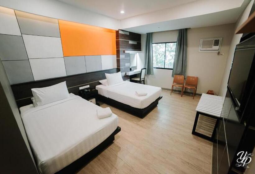 اتاق سوپریور, Marcelina