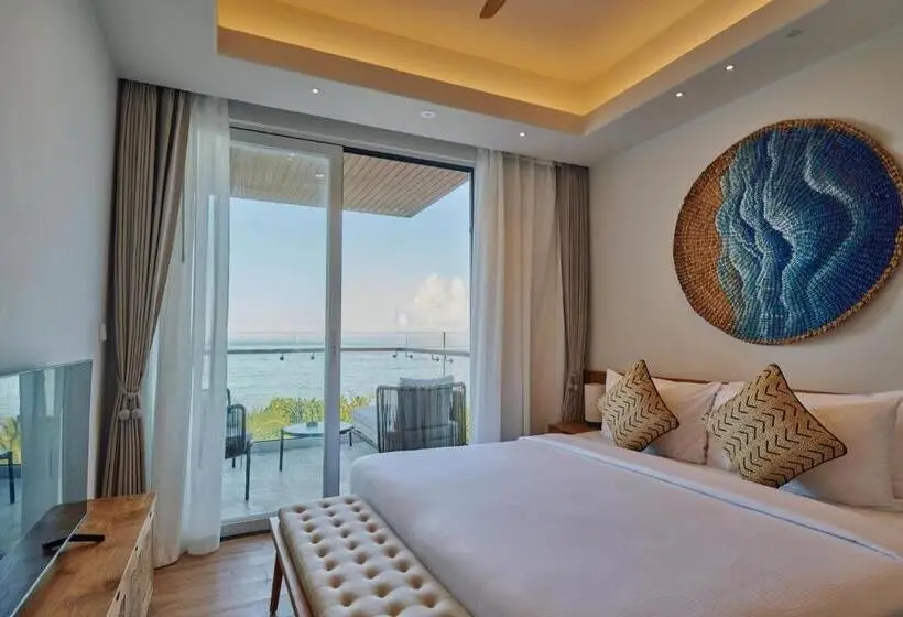 اتاق لوکس با چشم‌انداز دریا, Stone Beach Club