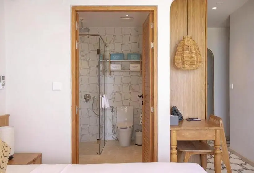 اتاق لوکس با چشم‌انداز دریا, Stone Beach Club