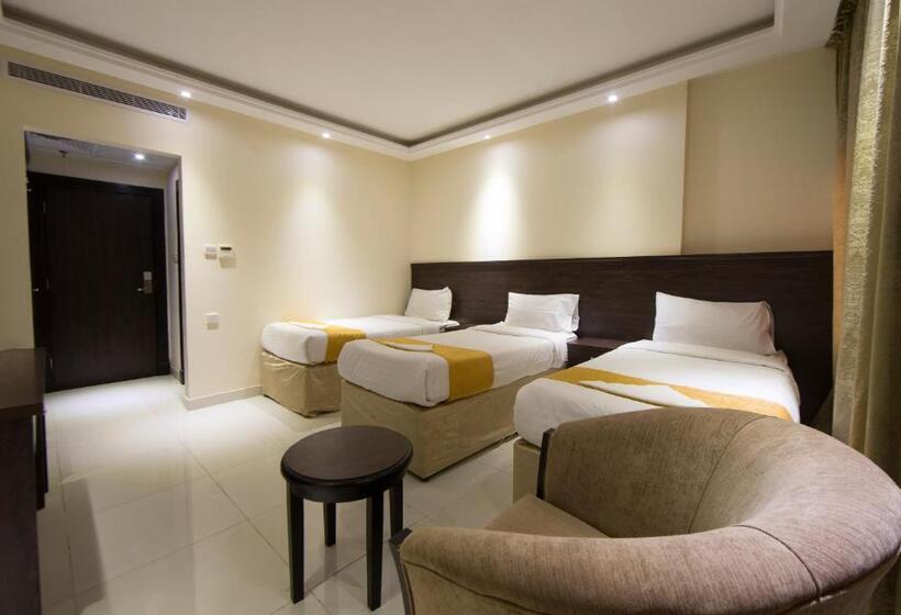 חדר אקונומי לשלושה, Snood Al Azama