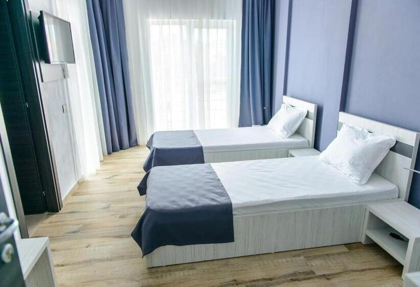 غرفة قياسية مزوَّدة بشُرفة, Pensiunea Mara