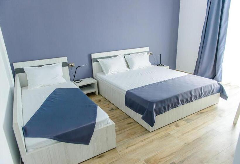 غرفة قياسية ثلاثية مزودة بشرفة, Pensiunea Mara