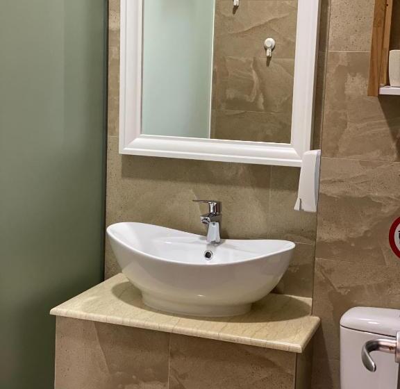 غرفة قياسية ثلاثية مزودة بشرفة, Pensiunea Mara